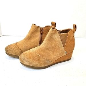TOMS Tan Suede Ankle Boots Girl Youth size 12 Carmel Kelsey Booties